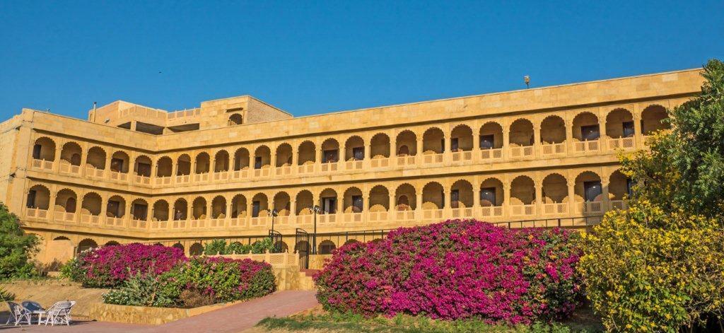 Hotel Rang Mahal Джайсалмер Экстерьер фото