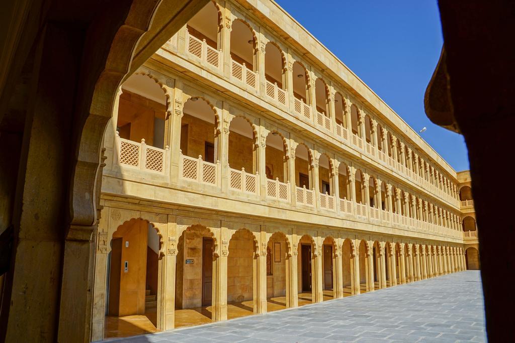 Hotel Rang Mahal Джайсалмер Экстерьер фото
