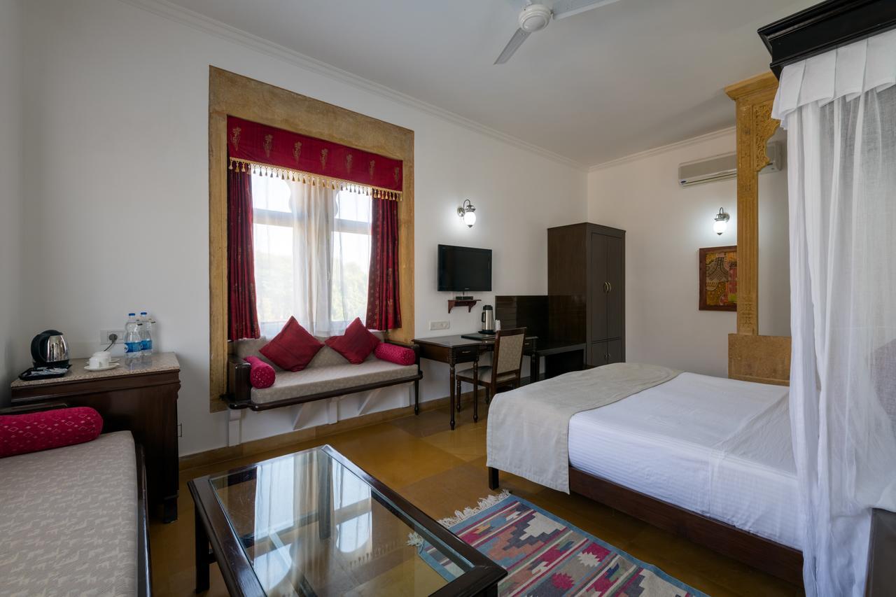 Hotel Rang Mahal Джайсалмер Экстерьер фото
