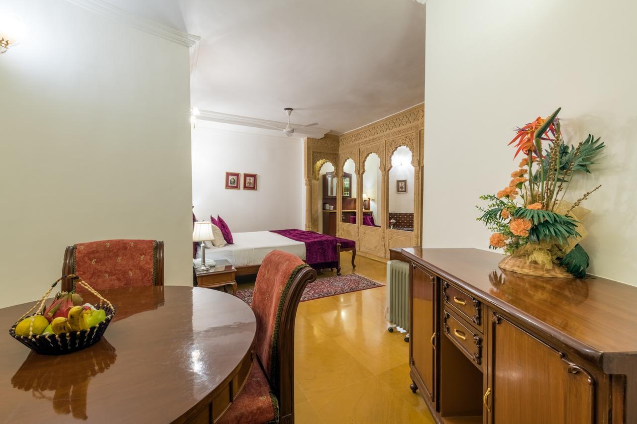 Hotel Rang Mahal Джайсалмер Экстерьер фото